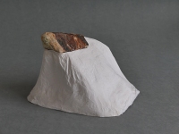 2017 - Ile - pierre, papier de soie, colle - 17x14x165cm