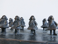 2014 - 10 Petites Filles - bronze - 17,5x9x5cm